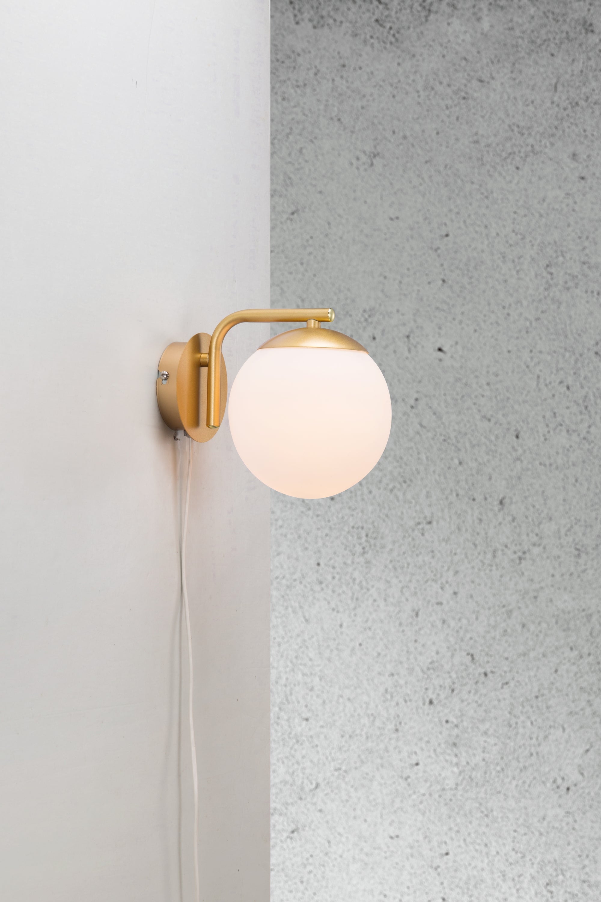 Sam Opaque Wall Light | Black or Brass